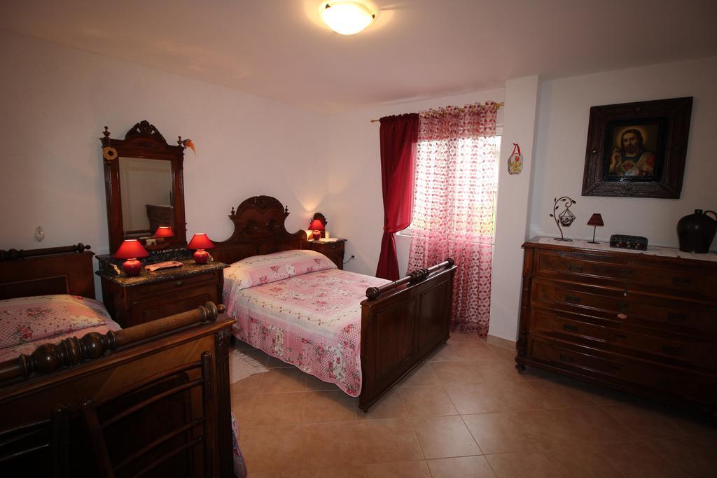 Megi1 Apartamento Vrbnik Quarto foto